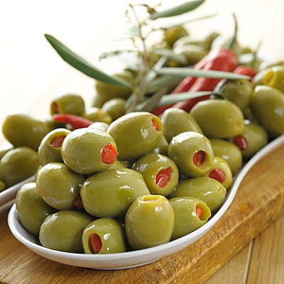 Green-olives-stuffed-red-pepper ecomauritius.mu